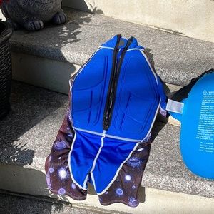 Kids swim aid Used but still really good. Small. See tag.